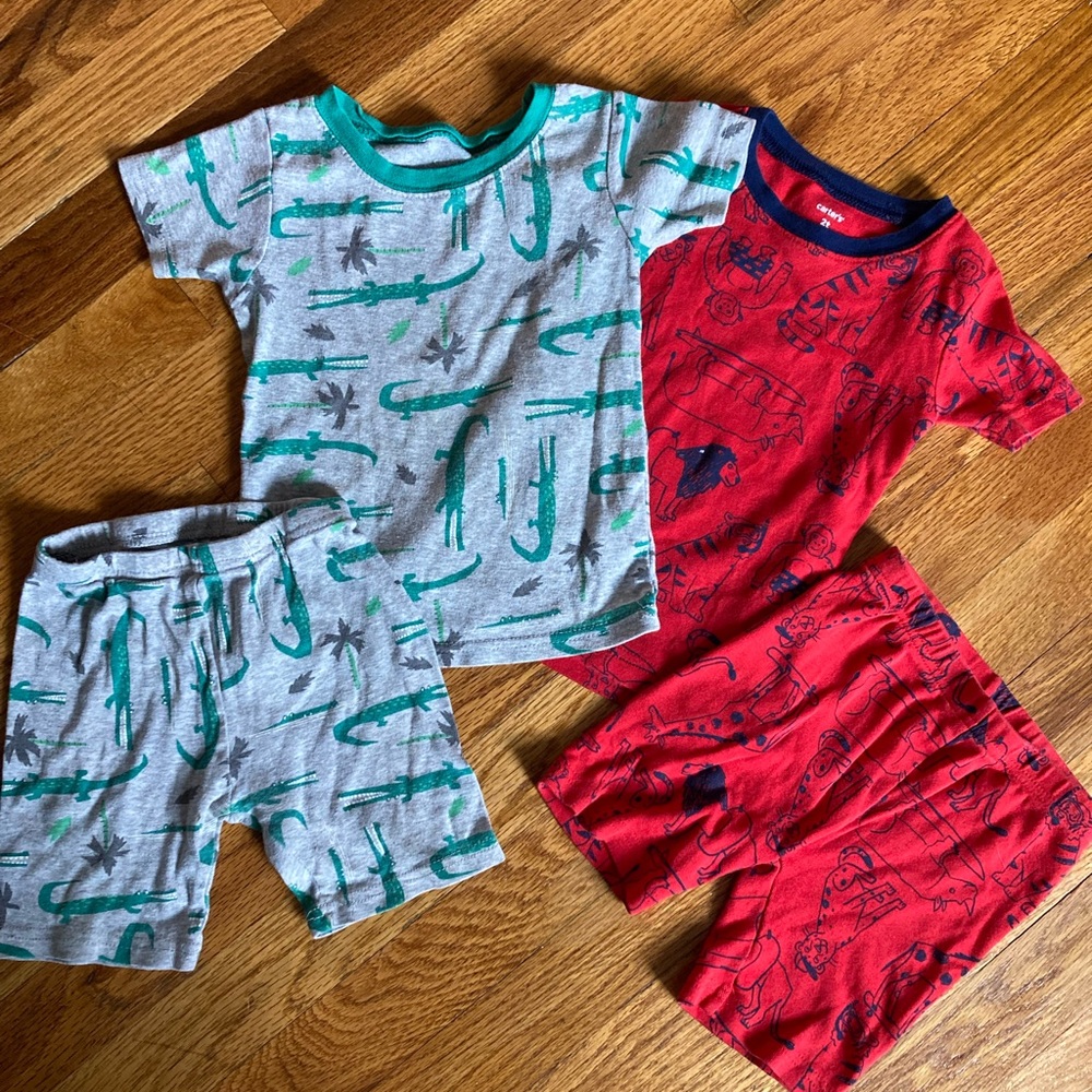 2 Sets of 2T Carter’s pajamas